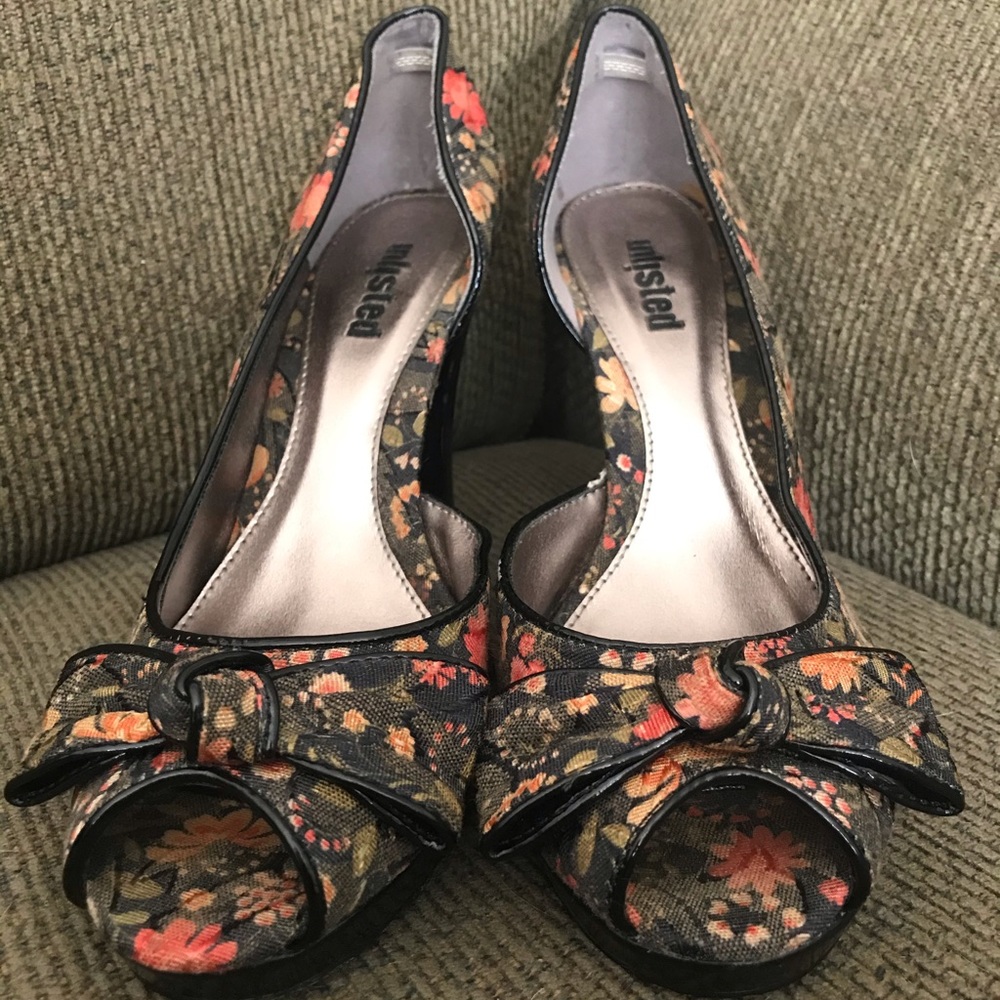 Unlisted floral pattern peep toe heels - size 9